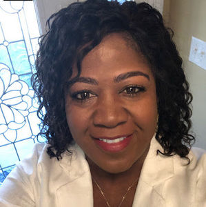 Meet your Posher, Cynthia